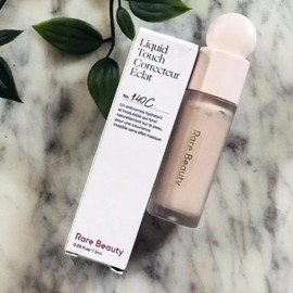 Rare Beauty Liquid Touch Brightening Concealer (140C)