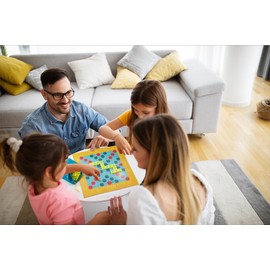 Mattel Games Scrabble Junior Wörterspiel und Kinderspiel, Kinderspiele Brettspiele geeignet für 2 - 4 Kinder ab 6 Jahren, Design kann variieren, Deutsche Version, Y9670