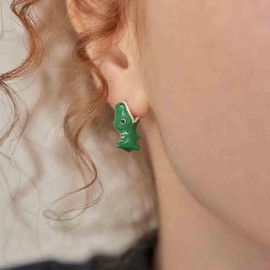 Dervivea Vintage 3D Dinosaur Stud Earring Green Dinosaur Earrings Tiny Dinosaur Bite Earrings Cartoon Dino Earrings Enamel Dino Stud Earrings Jewelry for Women and Girls