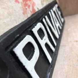 Darthome Ltd Antique Black Cast Iron Wall Mounted Garden Gate Door Sign Plaque Private 22cm
