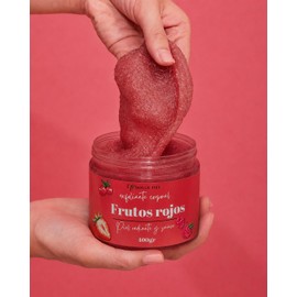 Exfoliante Corporal de Azúcar Orgánica con Manteca de Karité, Aceite de Coco, Vitamina E y Extracto de Frutos Rojos, Exfolia e Hidrata la Piel, 400 Gramos
