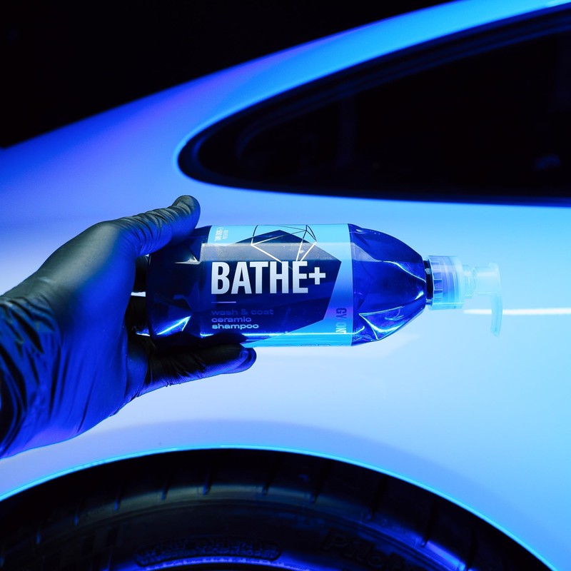 Gyeon Bathe+ Ceramic‑Infused Car Wash Shampoo SiO2 pH‑Neutral Hydrophobic Gloss