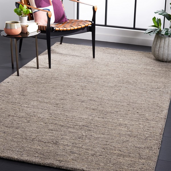 SAFAVIEH Himalaya Collection Accent Rug - 3' x 5', Light