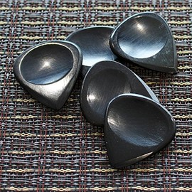Jazz Tones Groove JAZG-BLH-1 Black Horn Single Plectrum Pick