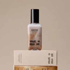 Motomont Milk Tea Mist 100ml - A mist that keeps your makeup from smudging all afternoon / 모토몬트 밀크티 미스트 100ml - 오후내 화장 무너질 일 없는 미스트