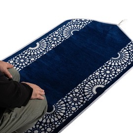 Modefa Turkish Islamic Prayer Mat - Chenille with Foam and Carrying Bag - Intricate Praying Rug Ramadan Eid Gift - Traditional Muslim Janamaz Seccade for Men Women - Mustaqim (Navy)