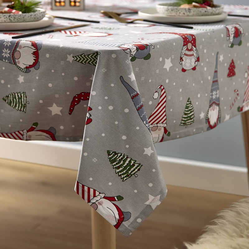 Catherine Lansfield Dining Christmas Gnomes Cotton 132x178 cm Table Cloth