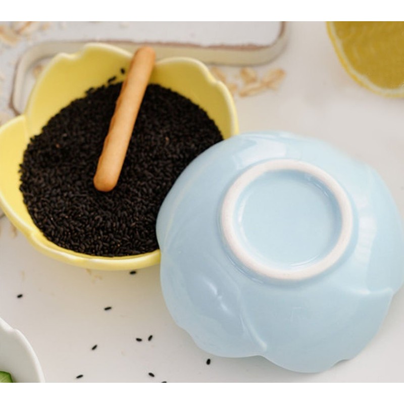 4pcs Ceramic Flower Shape Sauce Dish Seasoning Dishes Sushi Dipping
