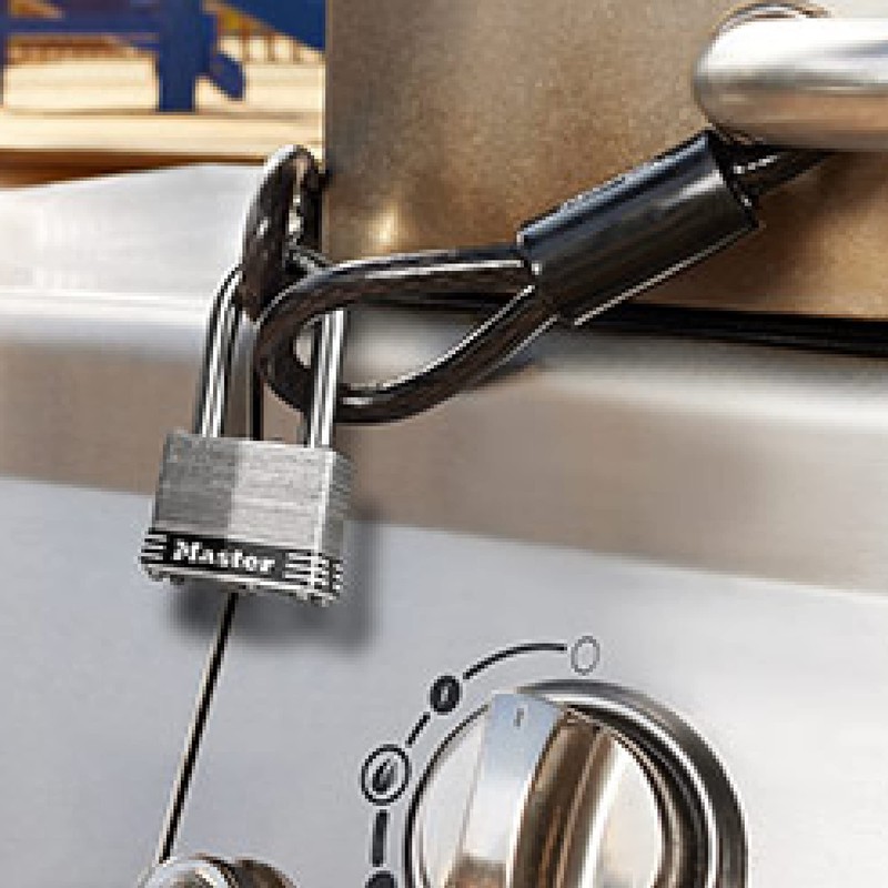 Master Lock (マスターロック) 南京錠 鍵式 屋外 耐候 防錆 本体幅51mm 吊高内径64mm