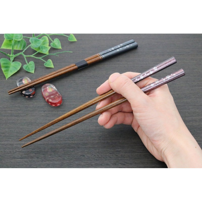 Ishida Chopsticks, Made in Japan, Black/Red Body Size: Chopsticks: 9.1