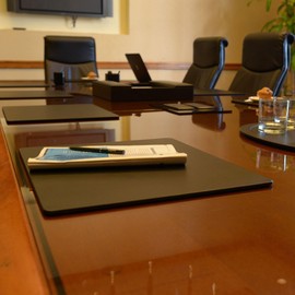 Dacasso Classic Black Leather 17" x 14" Luxury Conference Table Pad - Leather Desk Blotter for Writing - Boardroom Organization & Executive Desk Decor