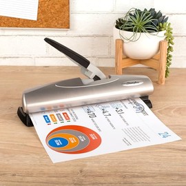 Swingline 74030 - Perforadora de agujeros de metal ligero con sistema ajustable para 2 – 7 agujeros, perforadora de papel de bajo esfuerzo, suministro