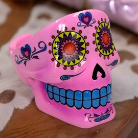 MIJOMA Sugar Skull Ashtray - Decorative Skull Ashtray in Mexican Calaveras Style - Hand-Painted Polyresin Decorative Souvenir for Smokers (Pink)