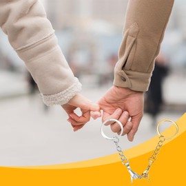 Ouligay 2Pcs Matching Couple Keychain Gifts, Pinky Promise Keychain Anniversary Gifts for Boyfriend Girlfriend Him Her Bff Best Friend Wife Husband Valentines Day Christmas Gifts