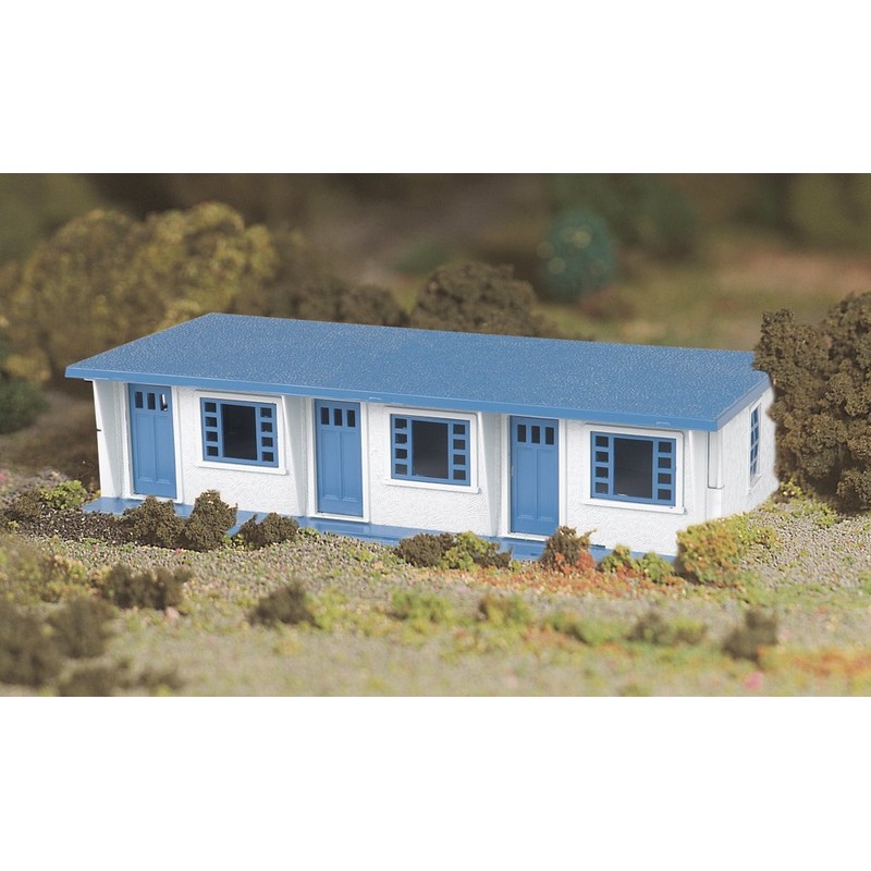 Bachmann Industries Motel Set, White and Blue, O Scale