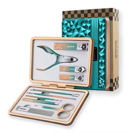 10 in 1 Manicure and Pedicure Set - Premium Case in Emerald Color, High Quality Stainless Steel, Ideal for Feet, Hands and Feet - Portable and Elegant