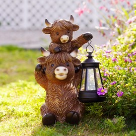 Goodeco 9.5 Inch Highland Cattle with Solar Lantern – Resin Garden Decor, Outdoor Statue & Unique Highland Cow Gifts (Brown)