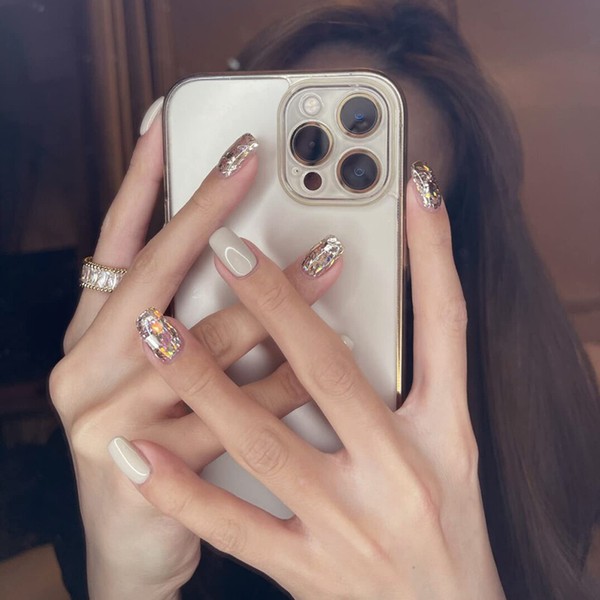 LIGHT RAIN Press on Nails Medium - Paris, Luxury Bling