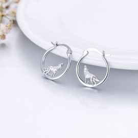 Hypoallergenic Wolf Hoop Earrings for Women Girls Sterling Silver Small Animal Huggie Hoop Earrings for Sensitive Ears Wolf Jewelry Graduation Gifts
