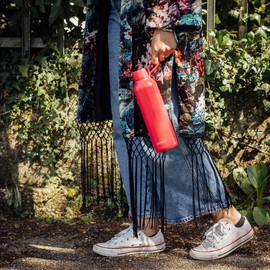 Quokka Solid with Holder Cherry Red Stainless Steel Thermal Bottle with Holder 630 ml