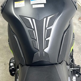 Motorcycle for Kawasaki Z900 2017-2025Tank Pads Side Gas Knee Grip Protective Sticker Decal Knee Grip Traction pad (Grey)