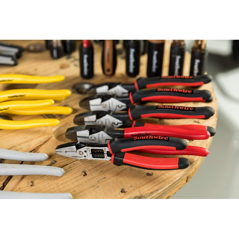 Southwire SCP9TPC High-Leverage Side Cutting Pliers with Fish Tape Puller;