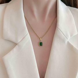 Aneneiceera Vintage Emerald Square Choker Necklace Gold Emerald Pendant Necklace Enamel Green Square Necklace Minimalist Geometric Necklace Chain Jewellery for Women and Girls, Zinc