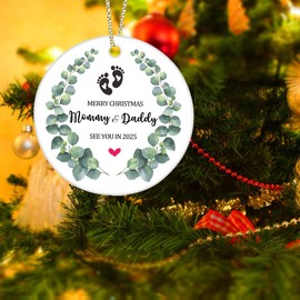 Hiagkmet Merry Chirstmas Mommy and Daddy See You in 2025 Christmas Hanging Ornament, Expecting Baby Pregnancy Announcement Gift for Husband, New Mom Expecting Parents Gifts