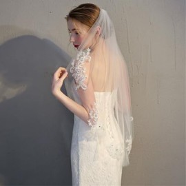 BEAMARKER Mesh Bridal Veils Short Fingertip Length 1 Tier Lace Wedding Bridal Soft Tulle Veil Flower Lace Applique Edge Headband for Women Wedding Brides Party Decorations with Metal Hair Comb