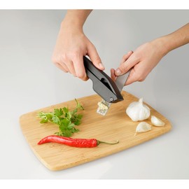 FACKELMANN Knoblauchpresse, Edelstahl, Schwarz, 17,5 cm