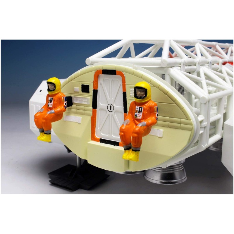 MPC Space 1999 Eagle Transporter 1:48 Scale Film Studio Model