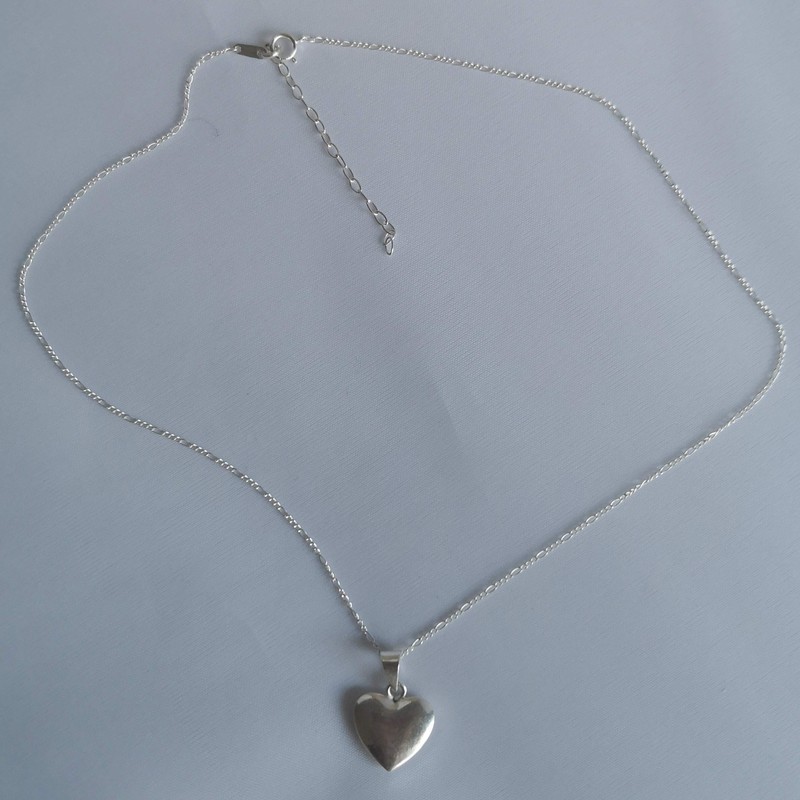 Cadena con dije de Corazón de Plata Ley .925 Gargantilla.