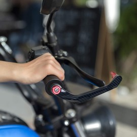 Clutch Motorcycle, Motorcycle Handlebar Protection, Universal Aluminium Alloy Motorcycle Lever Protection, Brake Protection, Clutch Lever Hand Protection Protector for Scooters, Electric Bikes