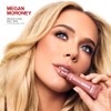 Revlon Glimmer Lip Treat Balm tono Peach Bellini