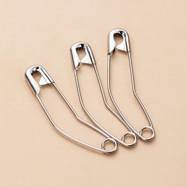 Generic Stainless Steel Curved Safety Pins for Quilting, Safety Pins Bulk Metal Silver Sewing Pins Clothing Clips Tool Decorative Safety pins (1.1inch-200pcs)
