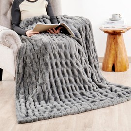 Home Soft Things Stretchy Solid Color Faux Fur Throw with Micromink Back, Soft Warm Decorative Blanket for Sofa, Cozy Throw for Living Room Bedroom, 50''× 60'', Grey