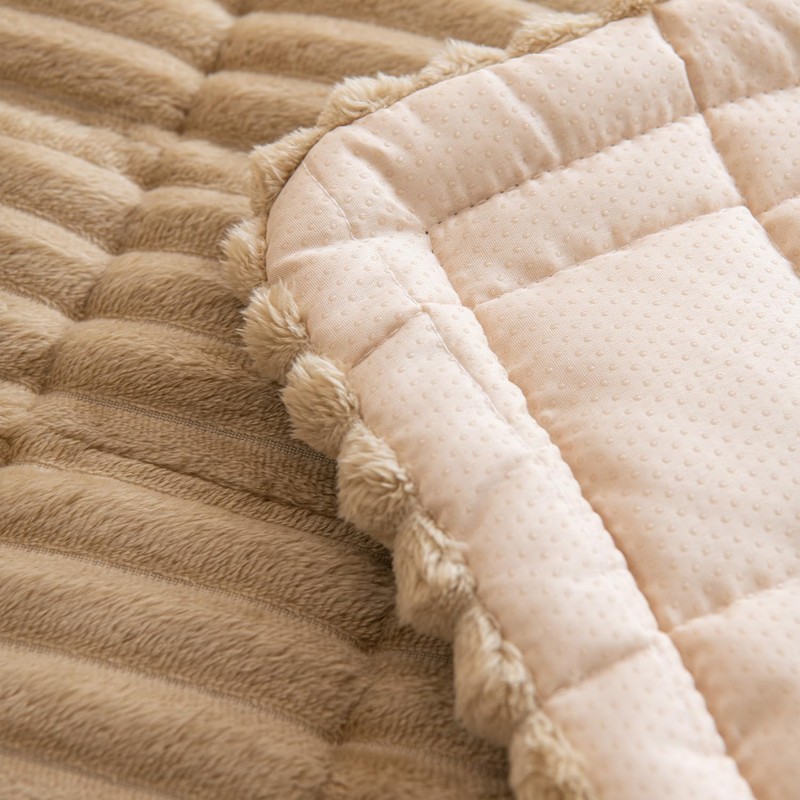 Gumfolk Non Slip Fuzzy Pet Couch Covers for Sofa, Washable