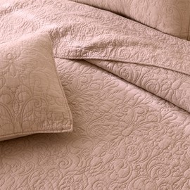Vintage Comfort 100% Cotton Stitched Full/Queen Quilt Set with Shams, Rose Vintage Decor Bedding Set, All-Season, Ultra-Soft Lightweight Bedspreads. (Full/Queen, Rose - Heirloom)