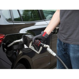 WeatherTech FuelGlove - Helps Protect Hands from Dirt, Fuel, and other Debri found on Dirty Gas Pump Handles - 1 Pair - Men's Small