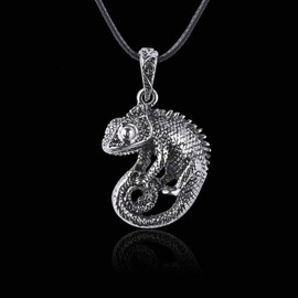 Chameleon Necklace for Men, Norse Viking Lizard Pendant Necklace with 17.7” Chain, Vintage Chameleon Lizard Totem Amulet Necklace, Punk Animal Wolf Jewelry for Men