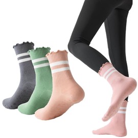 XIUYANG 3 Pairs Pilates Socks with Grips Non-slip Yoga Crew Sock Ruffle Striped Sock for Gym Hospital Sticky Slipper Socks (US, Alpha, One Size, Regular, Regular, 3 Pack Grey Green Pink)