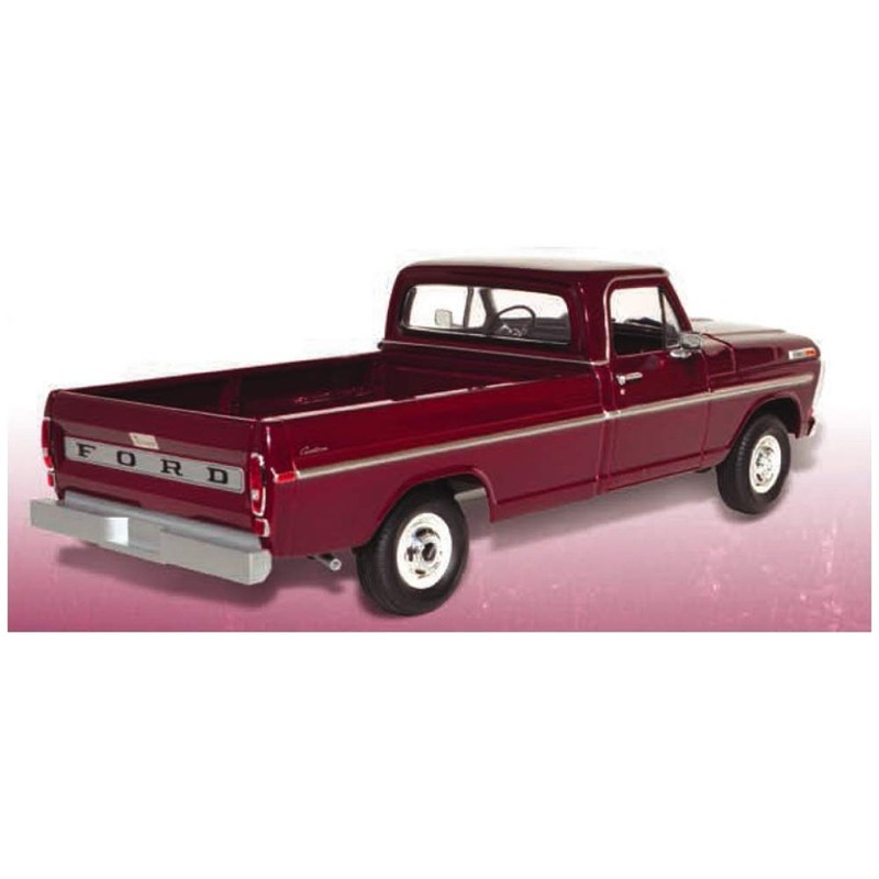 1970 F-100 Custom Cab 4x4 1:25 Scale Model Kit