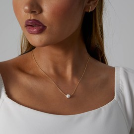 BERISO Dainty Pearl Necklaces for Women Shining Silver 14K Gold Plated Pearl Chocker Paperclip Link Cuban Box Chain Vintage Pearl Pendant Toggle Clasp Adjustable Chocker Necklaces for Women
