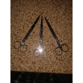 SET OF THREE STAINLESS SCISSORS.