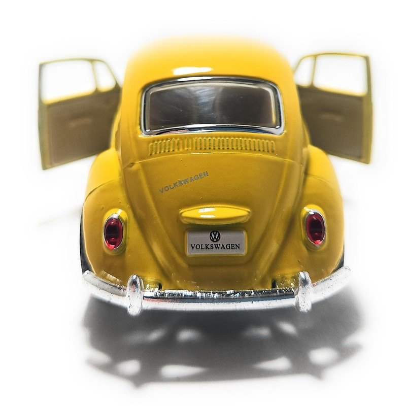 1967 Volkswagen Classic Beetle, 1:32 Scale Die Cast Model Car,