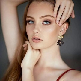 Aishgjia Boho Flower Earrings for Women Cute Dangle Drop Gold Leaf Floral Studs Hook Statement Jewelry Sweet Earrings (Black)