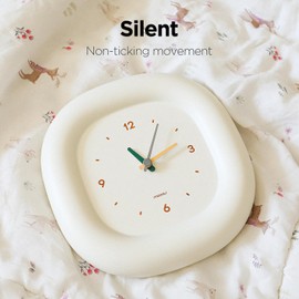 mooas Cute Mini Analog Marshmallow Clock 6.9 Inch Aesthetic Small Silent Bedside Desk Clock Battery Operated Non-Ticking Shelf Clocks for Décor Livingroom Bedroom Kitchen Desktop Gift Clock(Ivory)