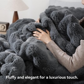 YIKUSH YIKUSH Fluffy Comforter Set Queen - Super Soft Dark Grey Faux Fur Comforter Bed Set, Warm Fuzzy Bedding Set for Winter (1 Comforter, 2 Pillowcases)