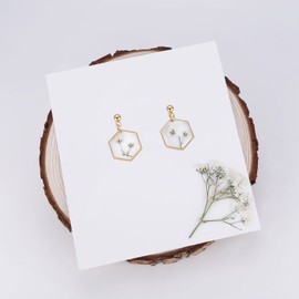 Ohrringe mit gepressten Blumen | Handgemachte Ohrringe Ohrstecker | Gepresste Atem-Blume des Babys Ohrringe | Harz-Ohrringe | Symbol der Liebe und Unschuld | Geschenk für Frau | Durchmesser 16mm