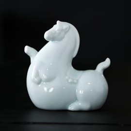 RYUHYF Ceramic Horse Statue, Ceramic Horse Figurine, Animal Collection Figurine, Garden Home Office Desk Decor (White Fat Horse Statue)